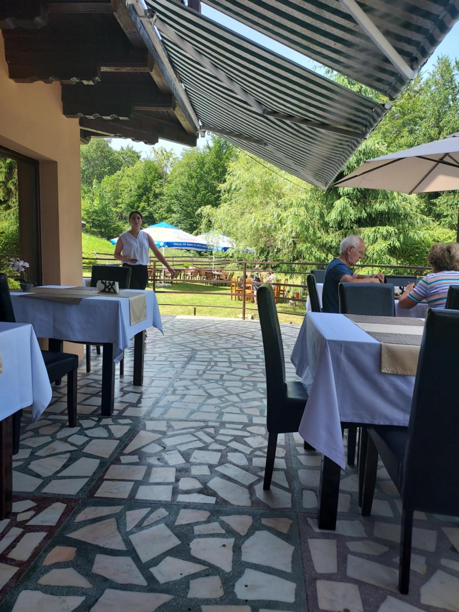 Pensiunea La Taverna Trăisteni Eksteriør billede