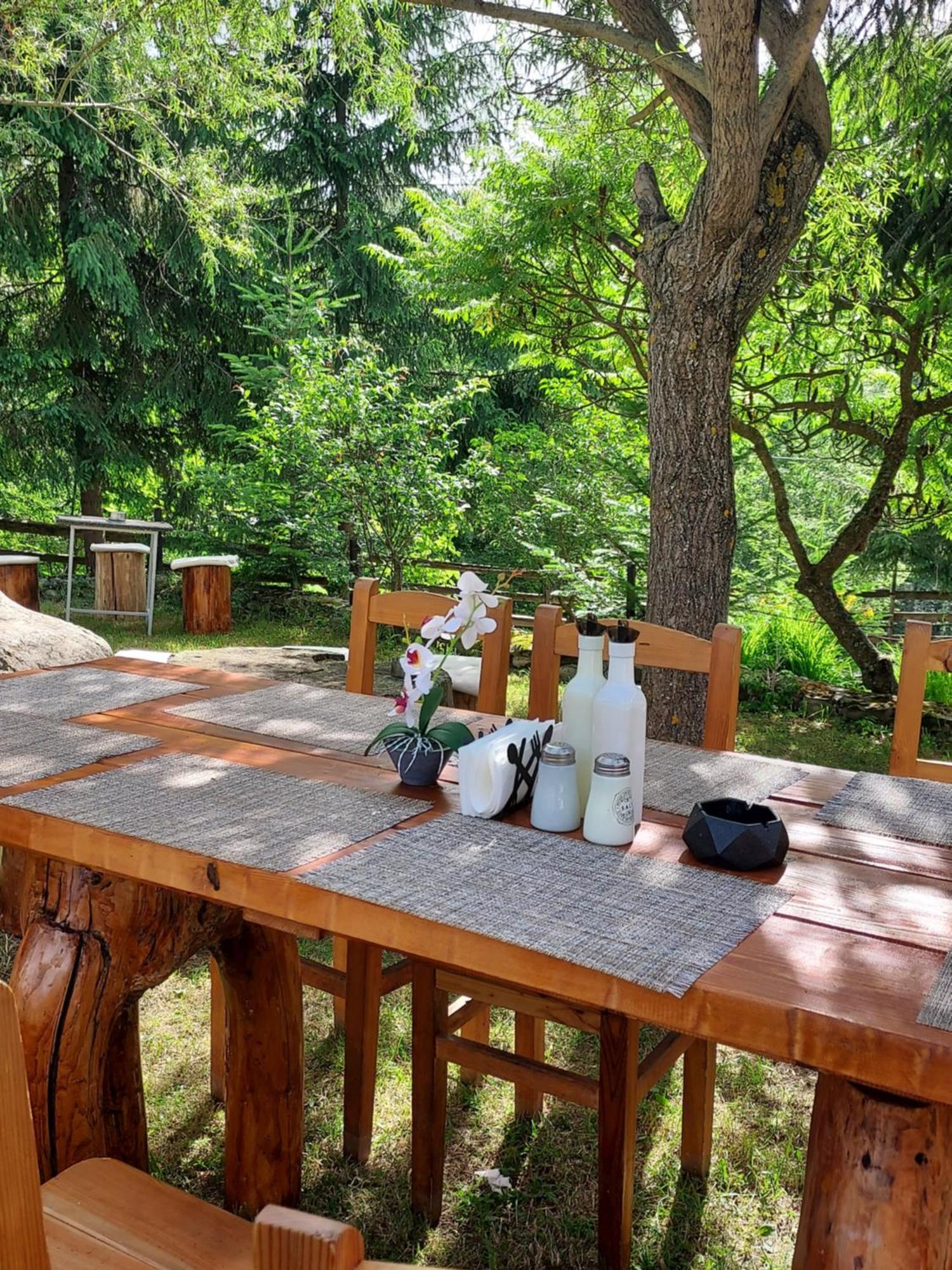 Pensiunea La Taverna Trăisteni Eksteriør billede