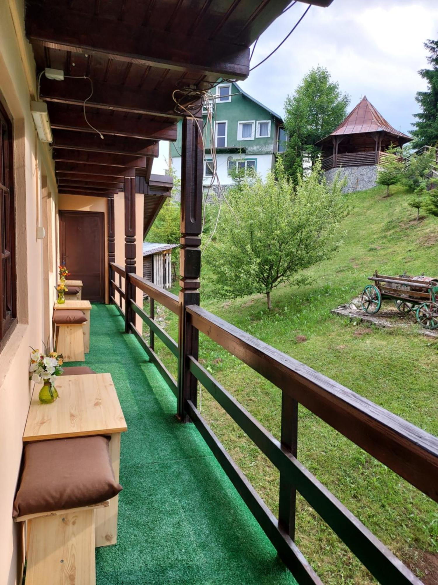 Pensiunea La Taverna Trăisteni Eksteriør billede