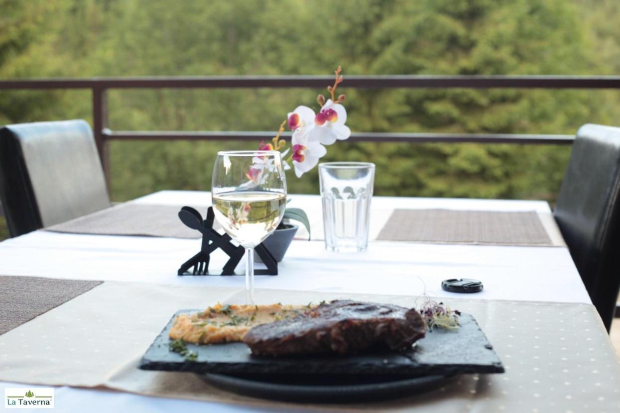 Pensiunea La Taverna Trăisteni Eksteriør billede